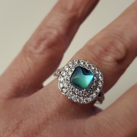 Ring - Picture 3 of 5